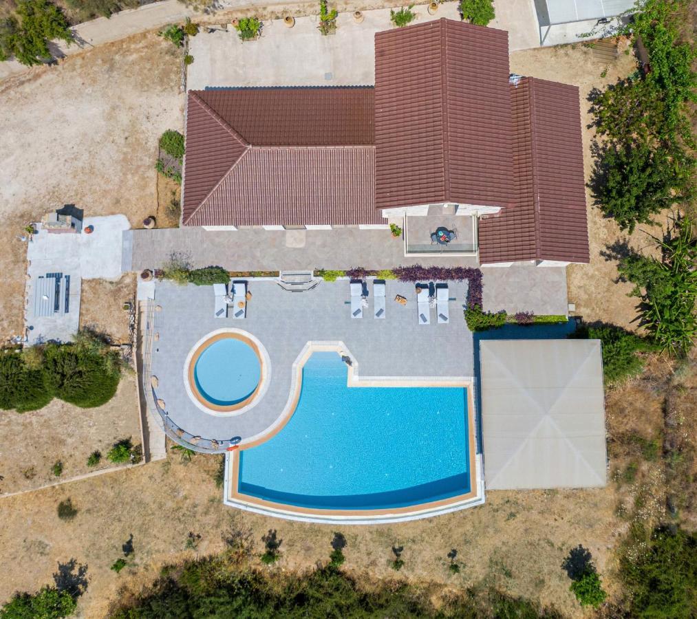 Kaminia Blu Villa Ratzaklion ภายนอก รูปภาพ